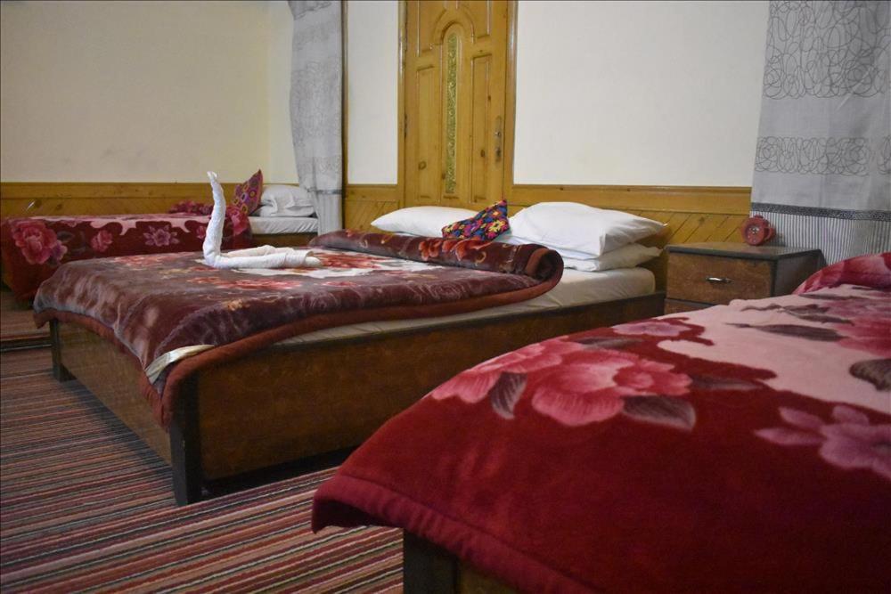 Cozy Lodge Gilgit Ngoại thất bức ảnh