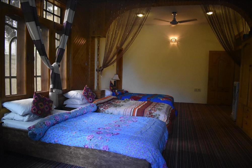 Cozy Lodge Gilgit Ngoại thất bức ảnh