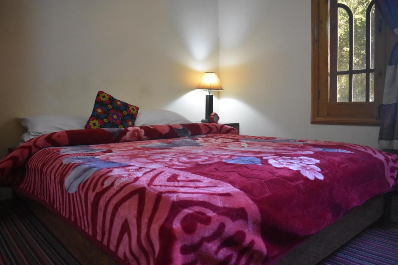 Cozy Lodge Gilgit Ngoại thất bức ảnh