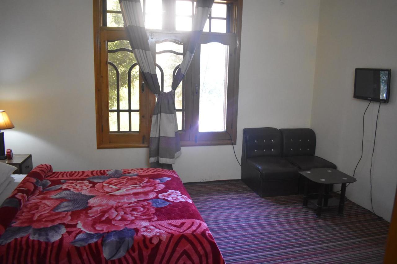 Cozy Lodge Gilgit Ngoại thất bức ảnh