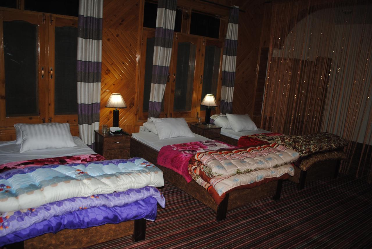 Cozy Lodge Gilgit Ngoại thất bức ảnh