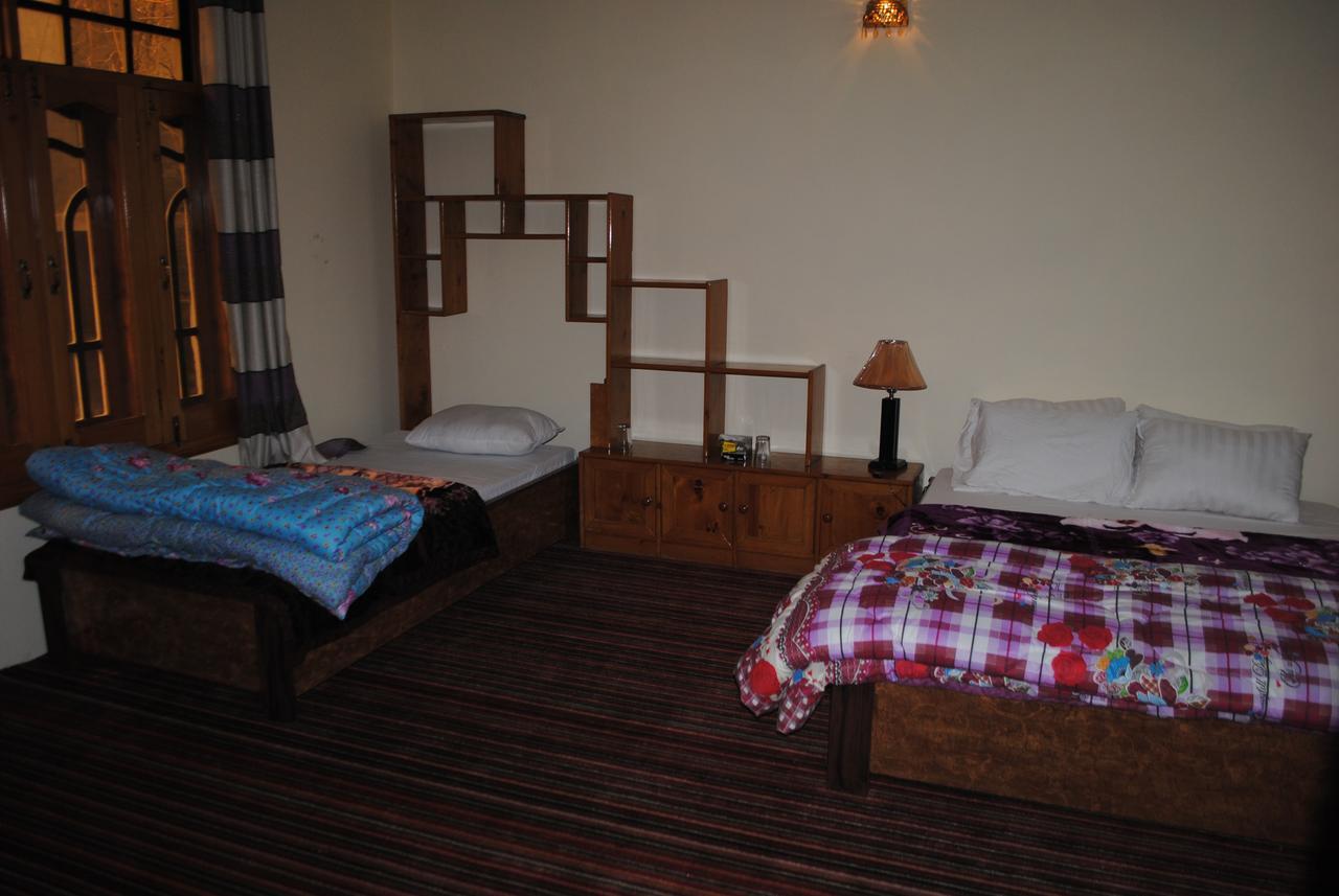 Cozy Lodge Gilgit Ngoại thất bức ảnh