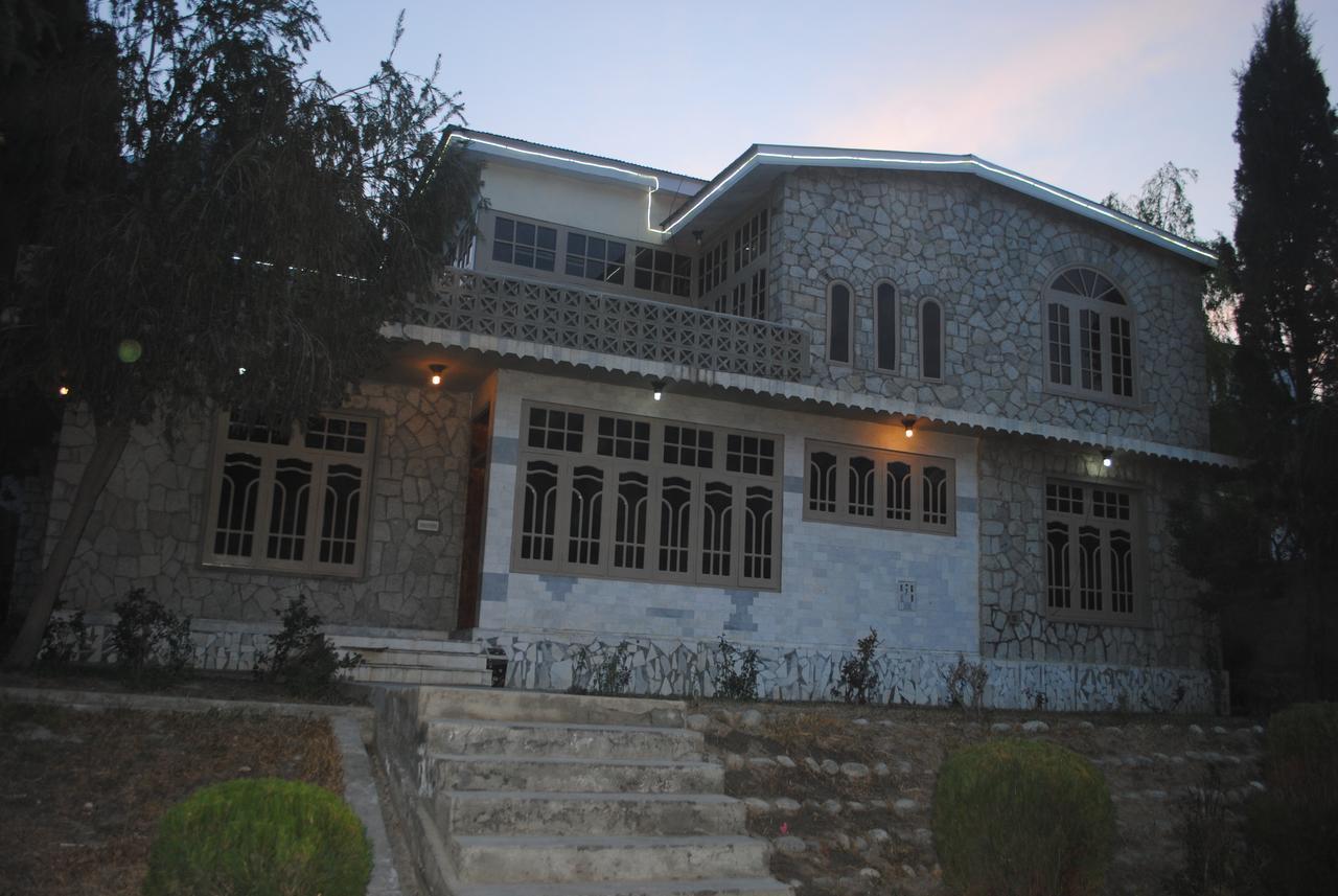 Cozy Lodge Gilgit Ngoại thất bức ảnh