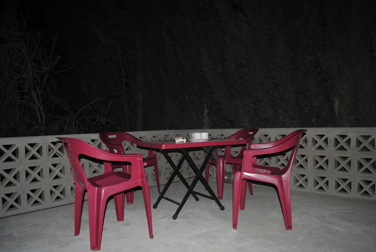 Cozy Lodge Gilgit Ngoại thất bức ảnh